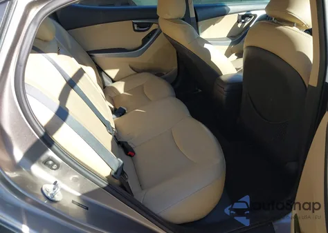 2011 Hyundai Elantra Limited z USA, uszkodzony, nr VIN 5NPDH4AE2BH009607